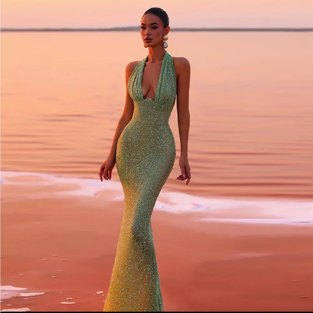 Elegant Green Evening Gown